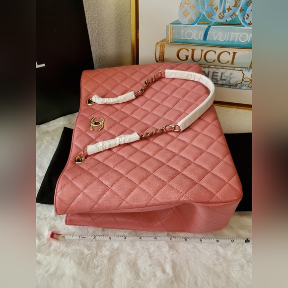 NEW- CHANEL Caviar Leather Large Tote Bag - Picture 8 of 16